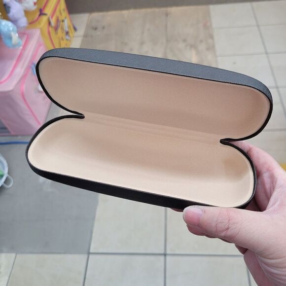 Brand New Sanrio Kuromi Eye Glasses Hard Case - Picture 4 of 7